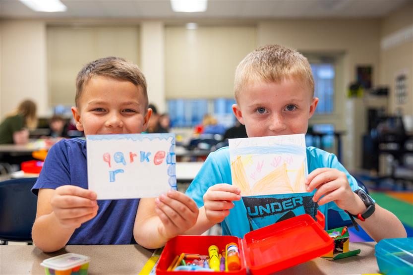 Students create encouraging gifts
